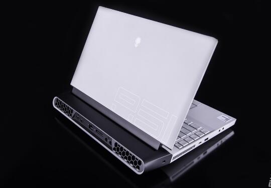 游戲本的工業(yè)設(shè)計，公司旗艦-ALIENWARE AREA-51M評測