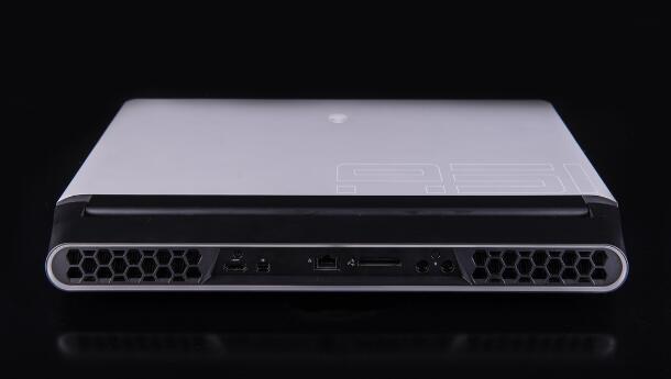 游戲本的工業(yè)設(shè)計，公司旗艦-ALIENWARE AREA-51M評測